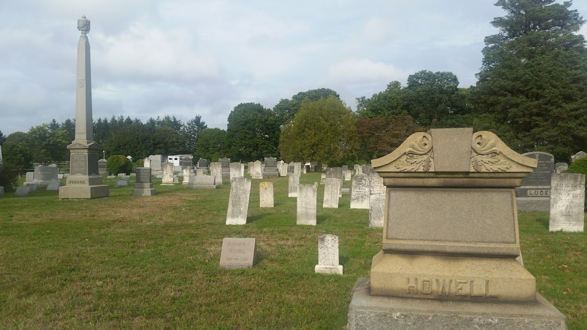 Sound Avenue Cemetery cemetery grounds.