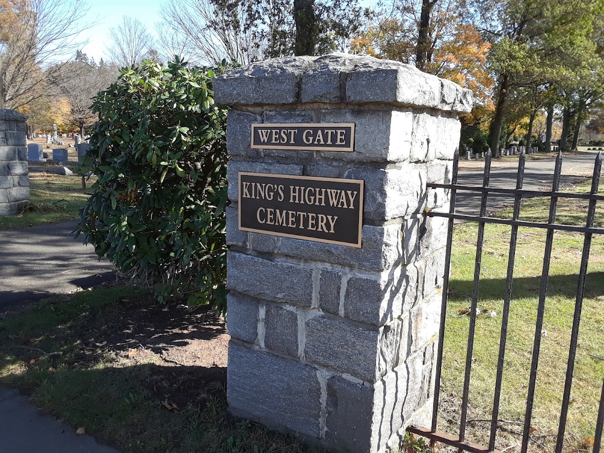 King's Highway Cemetery cemetery grounds.