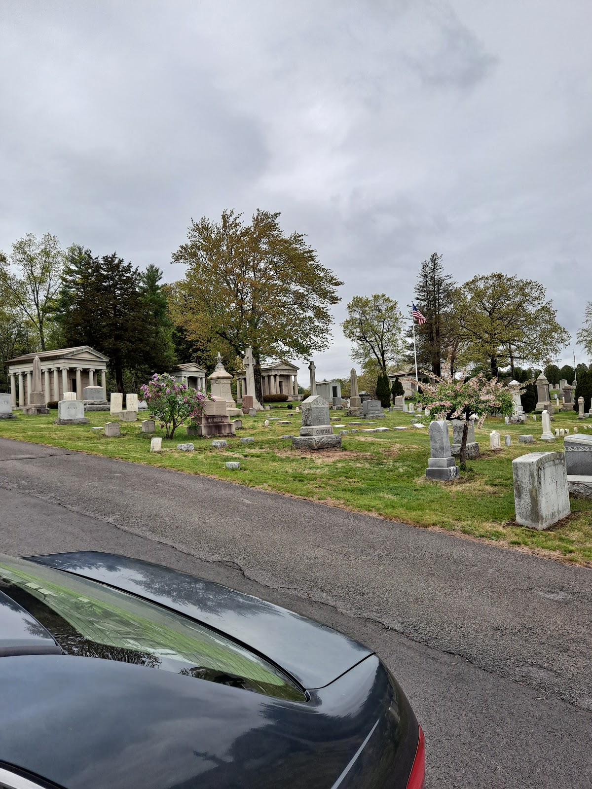 Simsbury Cemetery cemetery grounds.